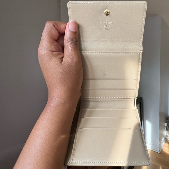 Authenticated Louis Vuitton monogram vernis wallet - LV wallet - Designer wallet - Picture 10 of 17